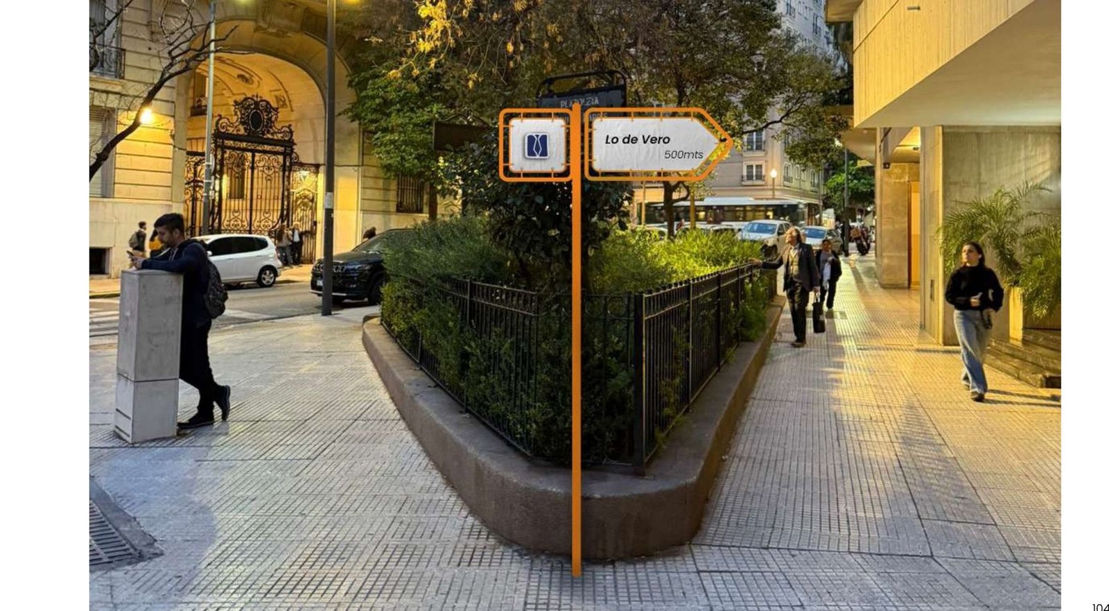 Direccional en una vereda
