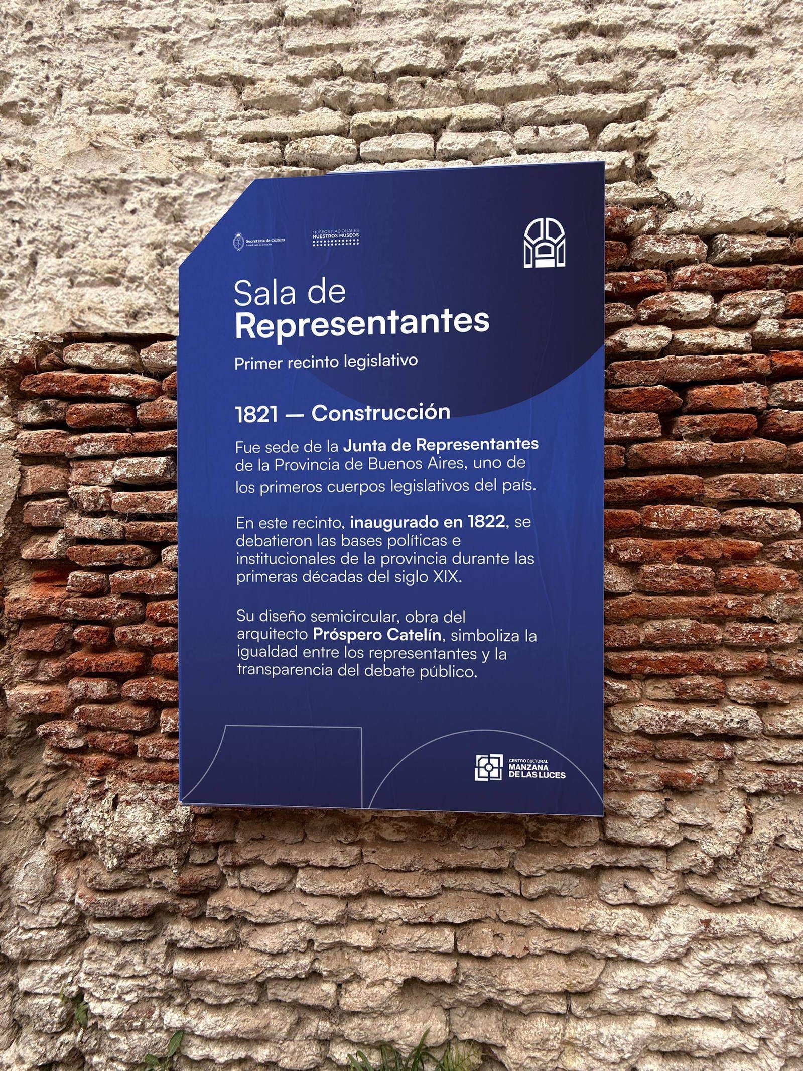 Cartel informativo de la Sala de Representantes